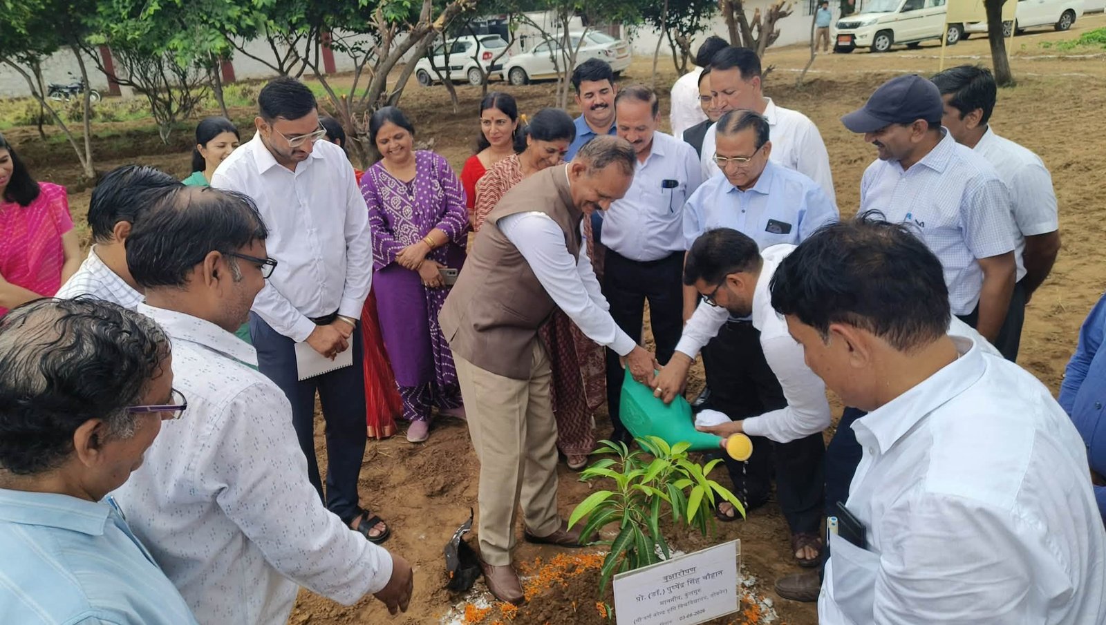 राजस्थान के कृषि विश्वविद्यालयों के कुलगुरुओं ने रारी, दुर्गापुरा स्थित समन्वित कृषि प्रणाली परियोजना का किया अवलोकन जोबनेर, 3 अगस्त।
